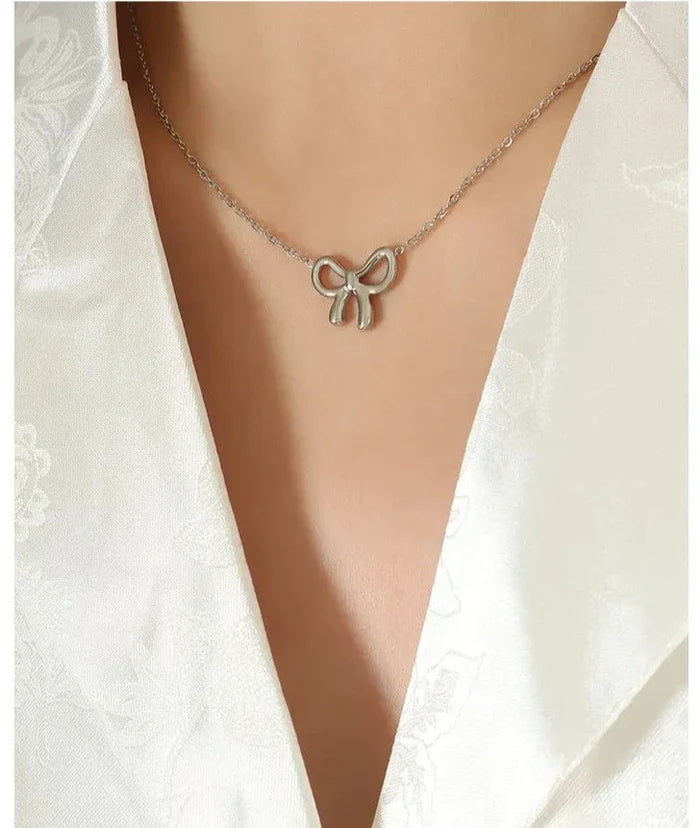 【🔥Mage Sale】Elegant Bowknot Necklace - Delicate Women's Jewelry