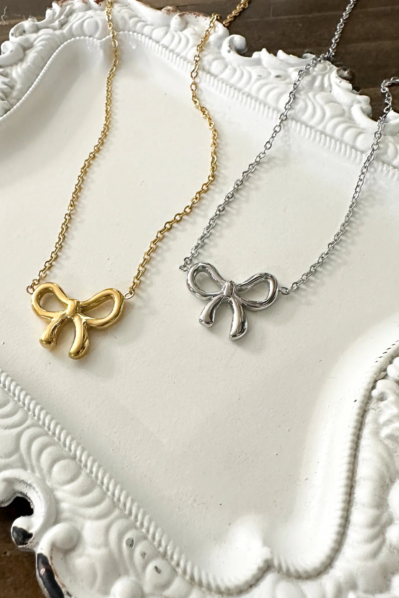 【🔥Mage Sale】Elegant Bowknot Necklace - Delicate Women's Jewelry